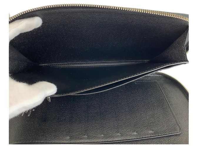 Louis Vuitton Taiga Black Leather Bi-Fold Wallet - view 5