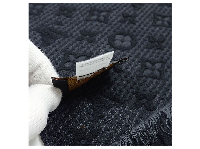 Klassischer Monogramm-Schal von Louis Vuitton Schwarz - Ansicht 8