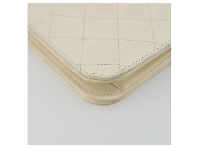 CHANEL Matelassé Schultertasche aus Lammleder Weiß Gold CC Auth BA12264 Golden - Ansicht 16