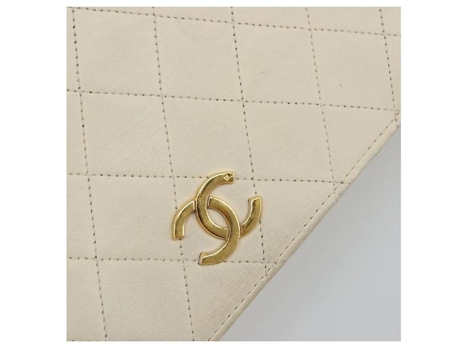 CHANEL Matelassé Schultertasche aus Lammleder Weiß Gold CC Auth BA12264 Golden - Ansicht 17