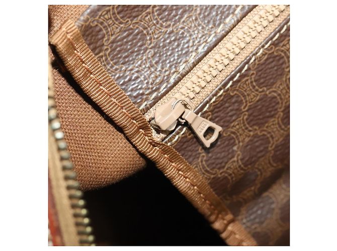 Céline CELINE Macadam Canvas Boston Tasche aus PVC-Leder in Braun-Gold Auth 176038A Golden - Ansicht 22