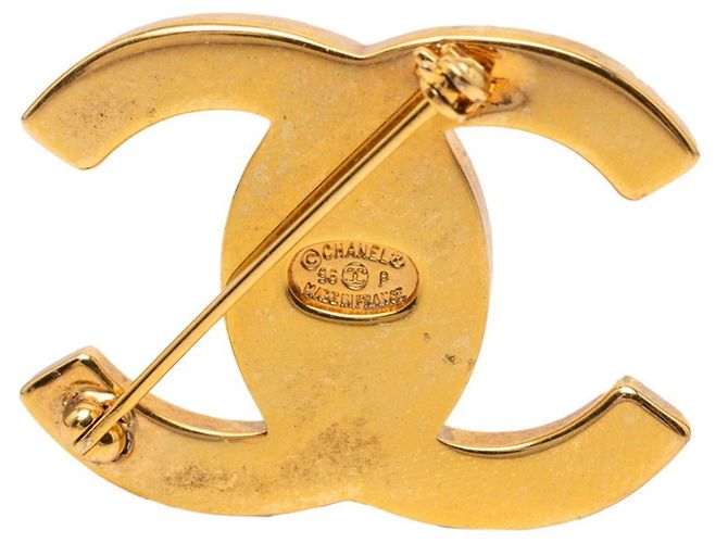 Spilla Logo Turnlock Coco Mark di Chanel D'oro - vista 3