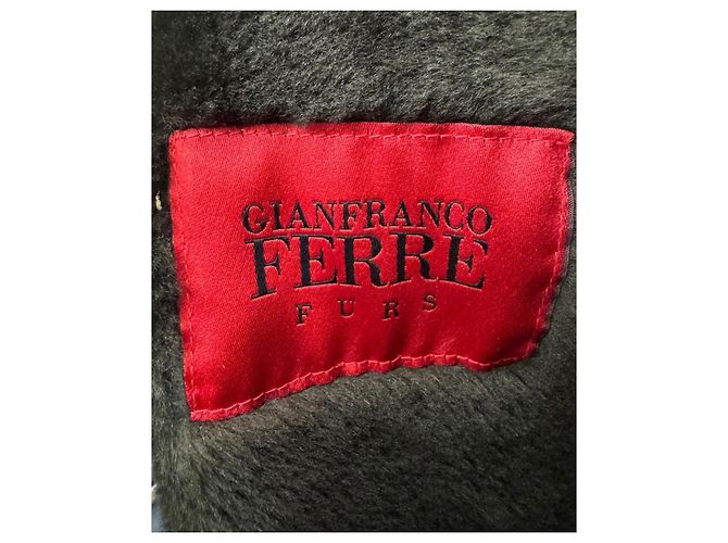 Gianfranco Ferré Abrigo de shearling verde Ferre IT42 de segunda mano - vista 6