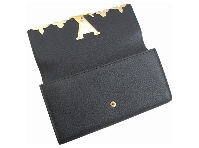 Monedero Capucines M64551 de Louis Vuitton Negro - vista 3
