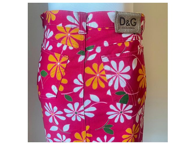 Leckender roter DOLCE & GABBANA Rock mit Gänseblümchenmuster, neu Mehrfarben - Ansicht 10