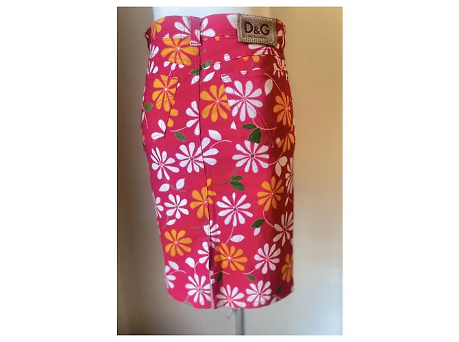 Leckender roter DOLCE & GABBANA Rock mit Gänseblümchenmuster, neu Mehrfarben - Ansicht 9