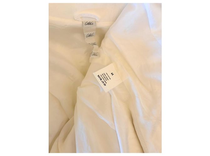 Carla G. Trench blanco Carla G con cinturón y cremalleras doradas Gold hardware - vista 12