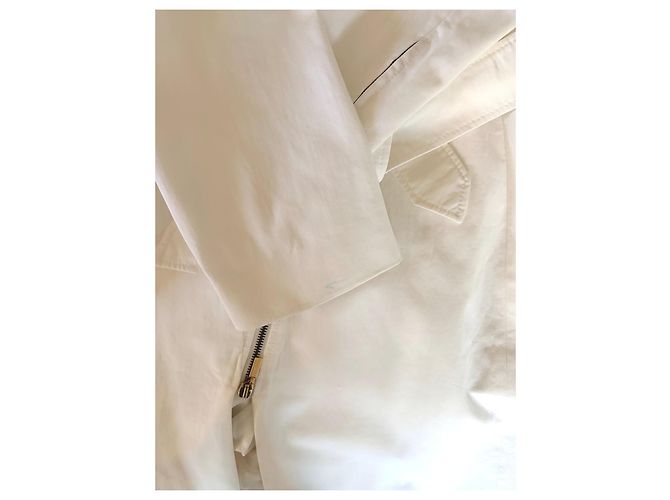 Carla G. Trench blanco Carla G con cinturón y cremalleras doradas Gold hardware - vista 16