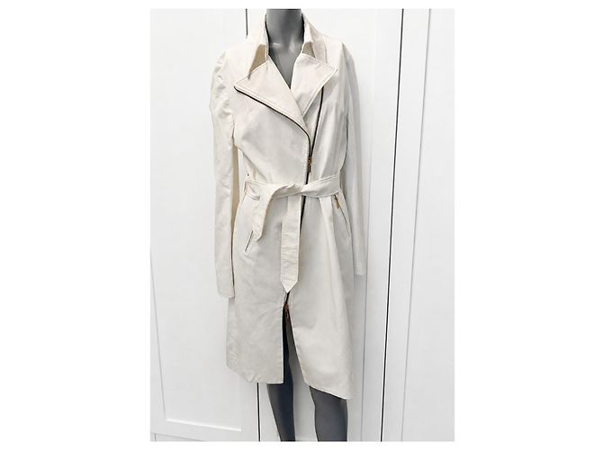 Carla G. Trench blanco Carla G con cinturón y cremalleras doradas Gold hardware - vista 2