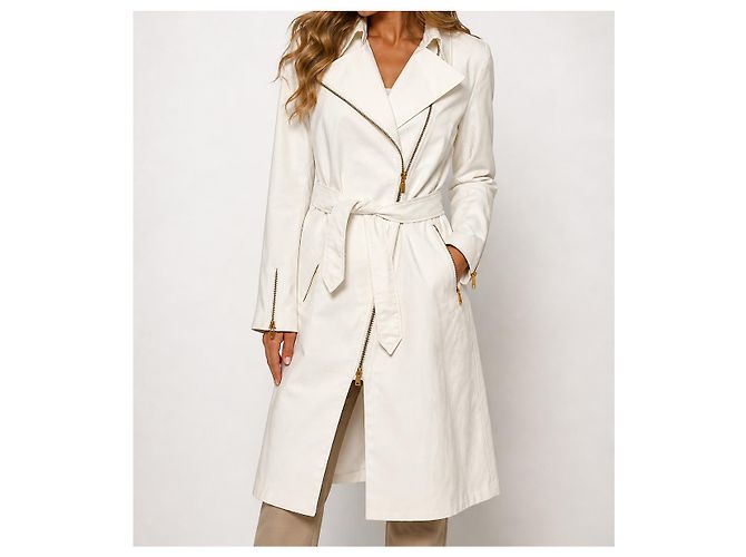 Carla G. Trench blanco Carla G con cinturón y cremalleras doradas Gold hardware - vista 6