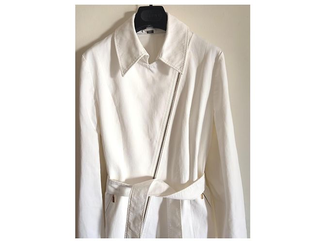 Carla G. Trench blanco Carla G con cinturón y cremalleras doradas Gold hardware - vista 9