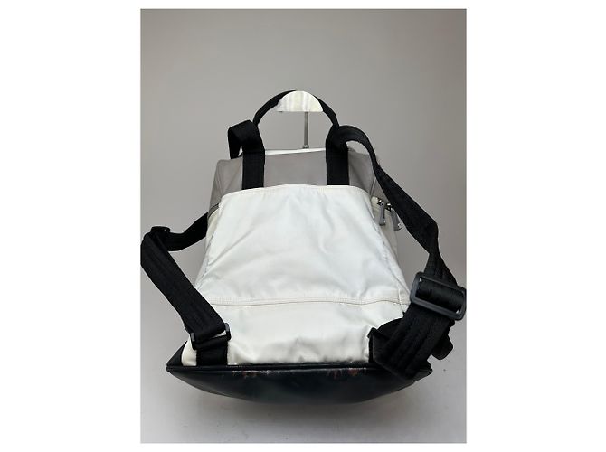 Mochila vintage CHANEL em nylon creme e preto Bege - vista 10