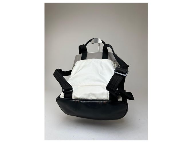 Mochila vintage CHANEL em nylon creme e preto Bege - vista 9