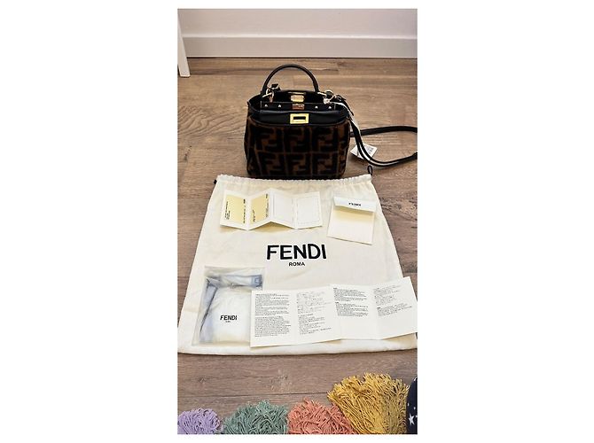 Borsa Fendi Peekaboo Iconic Mini Shearling FF Zucca Nero Arancione - vista 2