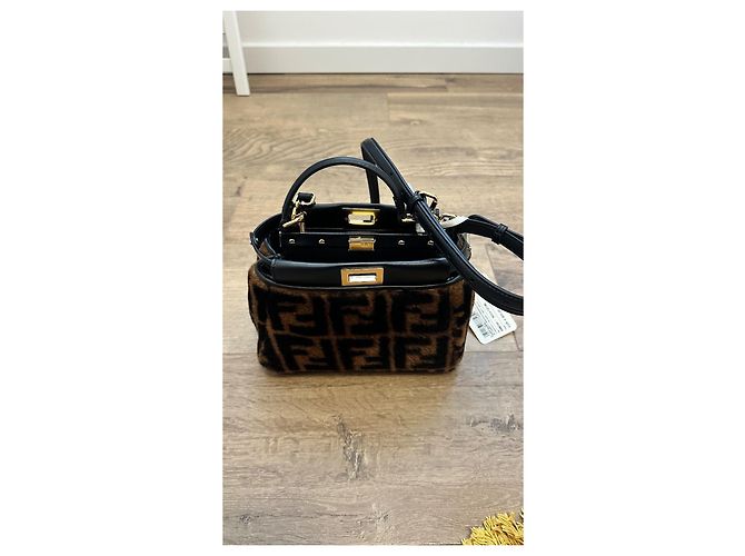 Borsa Fendi Peekaboo Iconic Mini Shearling FF Zucca Nero Arancione - vista 7