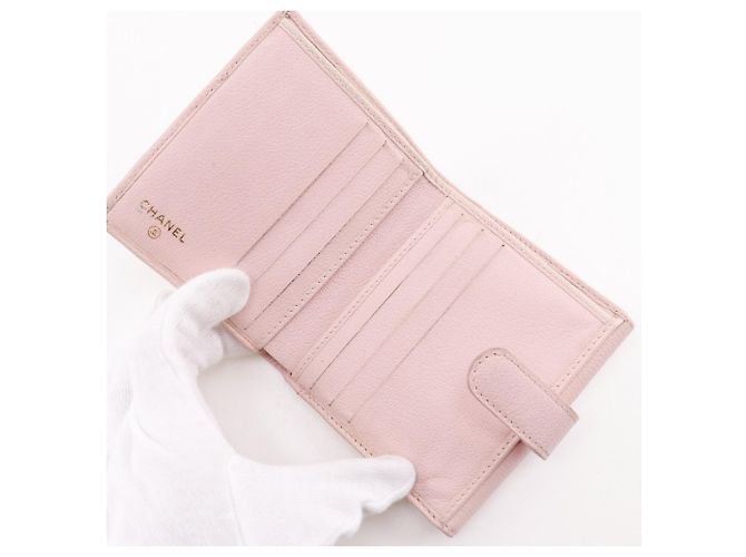 Cartera bi-fold Camelia de Chanel en cuero rosa - vista 4