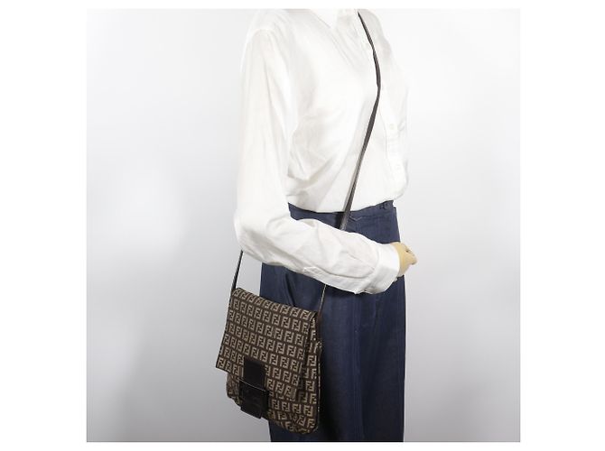 Fendi Zucchino braune Canvas Schultertasche - Ansicht 17