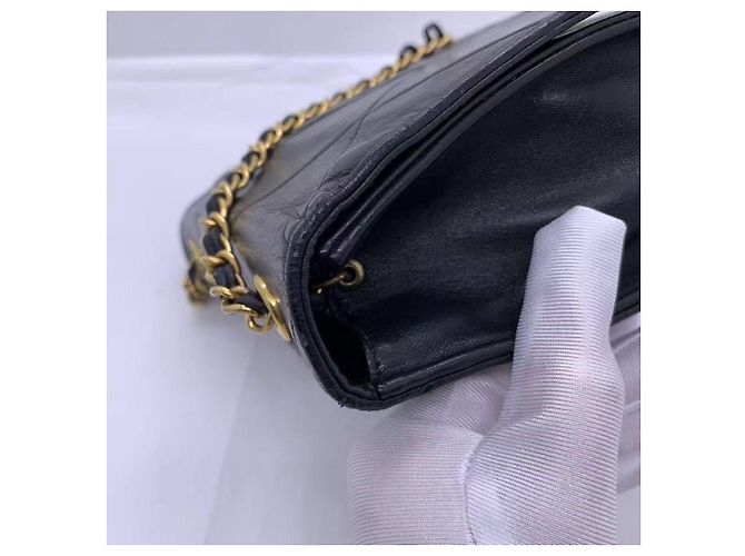 Chanel Borsa a spalla Matelassé in pelle di agnello nera con finiture dorate Nero - vista 4