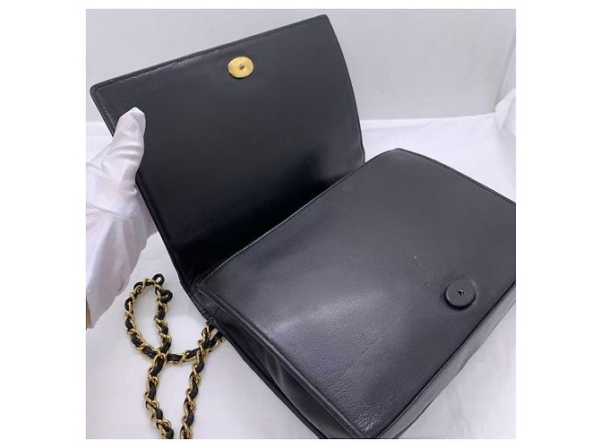 Chanel Borsa a spalla Matelassé in pelle di agnello nera con finiture dorate Nero - vista 7