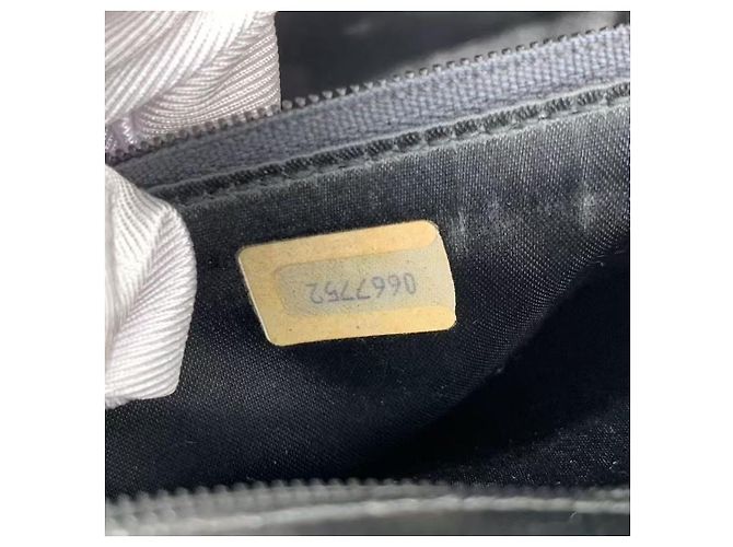 Chanel Borsa a spalla Matelassé in pelle di agnello nera con finiture dorate Nero - vista 8