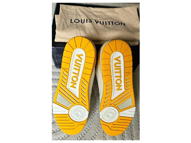 Louis Vuitton Sneaker LV Trainer Bianco Grigio Giallo - vista 12