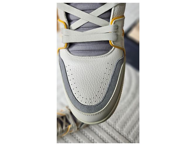 Louis Vuitton Sneaker LV Trainer Bianco Grigio Giallo - vista 14