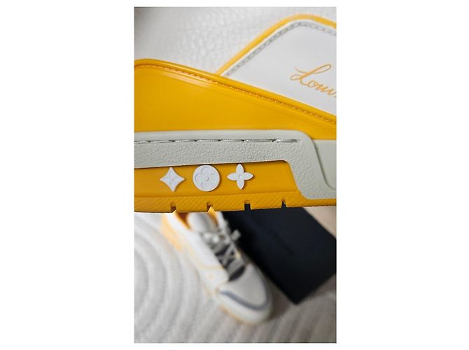 Louis Vuitton Sneaker LV Trainer Bianco Grigio Giallo - vista 4