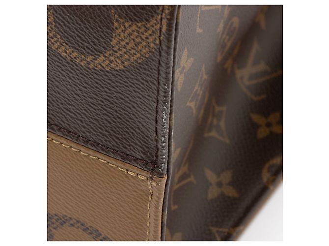 Sac Onthego MM en toile Monogram géant Louis Vuitton Marron - vue 10
