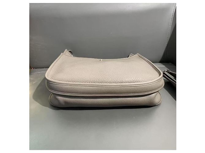 Hermès Evelyne 31 in pelle - Grigio - vista 3