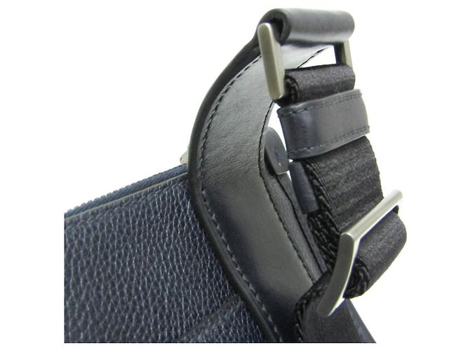 Borsa a tracolla in pelle da uomo Prada 2VH047 Nero Blu navy - vista 10