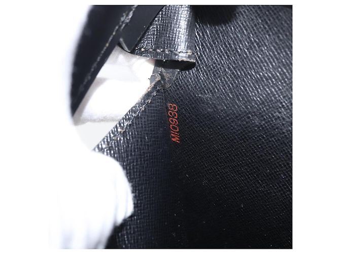 LOUIS VUITTON Borsa Business Epi Serviette con Chiusura Nera M54352 LV Auth BA12065 Nero - vista 12