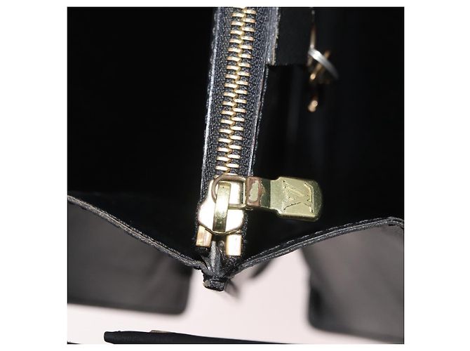 LOUIS VUITTON Borsa Business Epi Serviette con Chiusura Nera M54352 LV Auth BA12065 Nero - vista 26