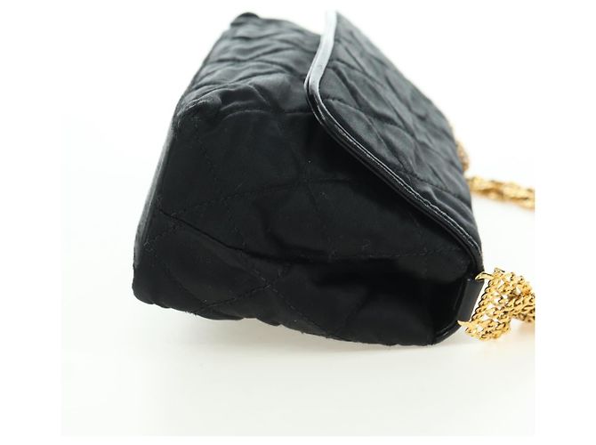 CHANEL Borsa a Spalla Matelassé Catena Satin Nero Oro CC Auth 168914V D'oro - vista 4