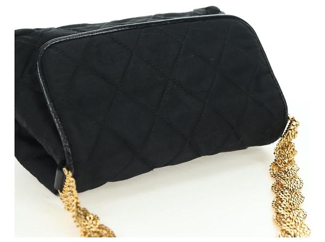 CHANEL Borsa a Spalla Matelassé Catena Satin Nero Oro CC Auth 168914V D'oro - vista 6