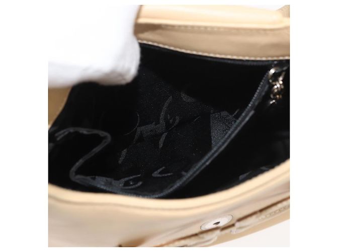 Borsa a Spalla Gancini in Pelle Beige Argento Auth 175046 di Salvatore Ferragamo - vista 20