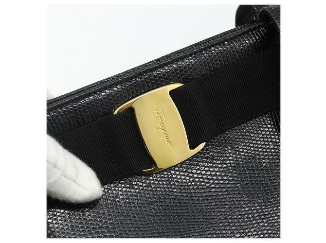 Bolsa Tote Vala em couro preto e dourado Salvatore Ferragamo Auth ka4098 - vista 10