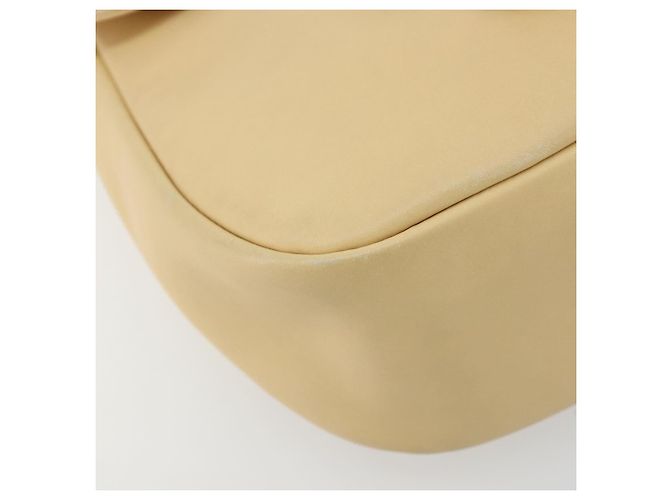 Borsa a Spalla Gancini in Pelle Avorio Argento Auth BA12266 di Salvatore Ferragamo - vista 14