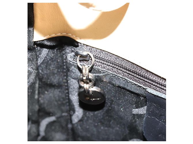 Borsa a Spalla Gancini in Pelle Avorio Argento Auth BA12266 di Salvatore Ferragamo - vista 20