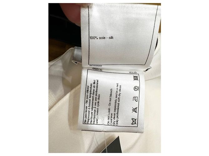 Blusa in seta bianca Chanel a maniche lunghe Taglia 38 Usata - vista 4
