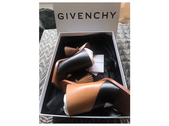 Sandali Givenchy in pelle marrone e nero - vista 10
