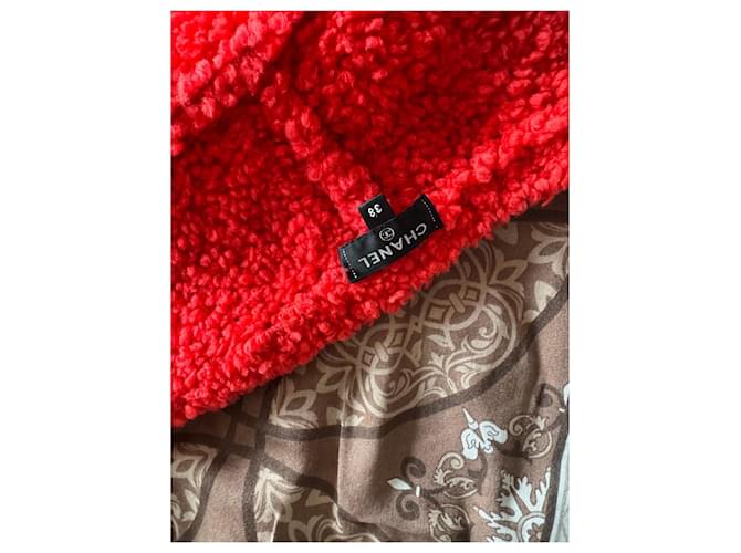 Roter Teddy-Fleece-Pullover mit CC-Logo von Chanel - Ansicht 6
