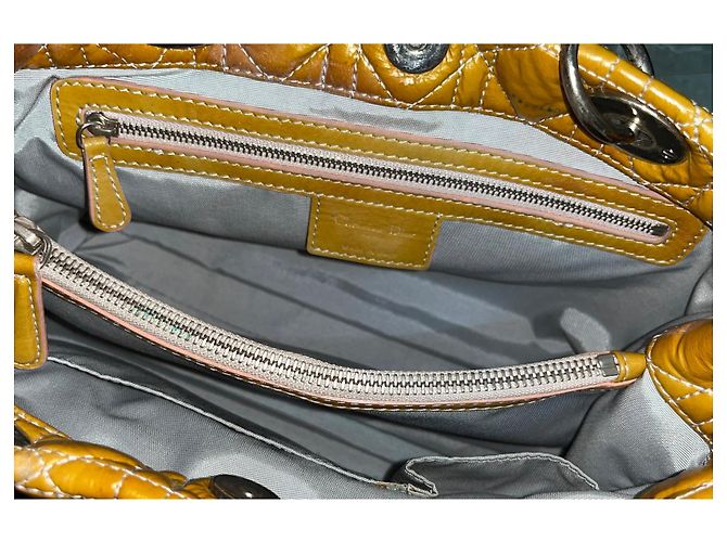 Christian Dior Borsa Lady Dior Media Pelle di Agnello Gialla Cannage Giallo - vista 16