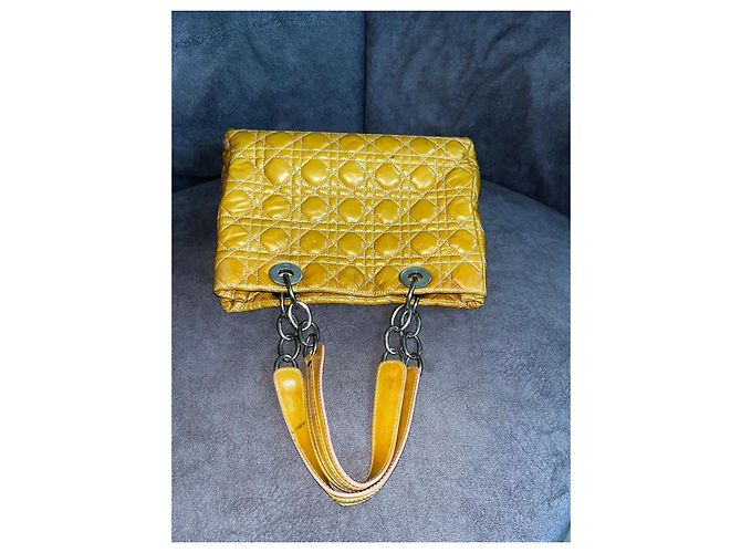 Christian Dior Borsa Lady Dior Media Pelle di Agnello Gialla Cannage Giallo - vista 2