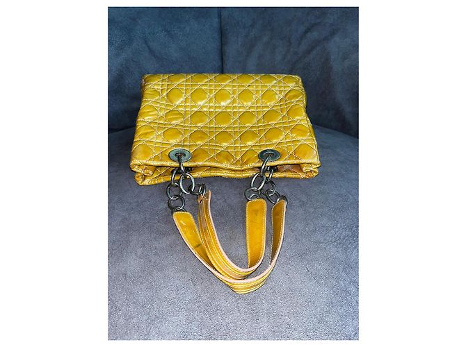 Christian Dior Borsa Lady Dior Media Pelle di Agnello Gialla Cannage Giallo - vista 3