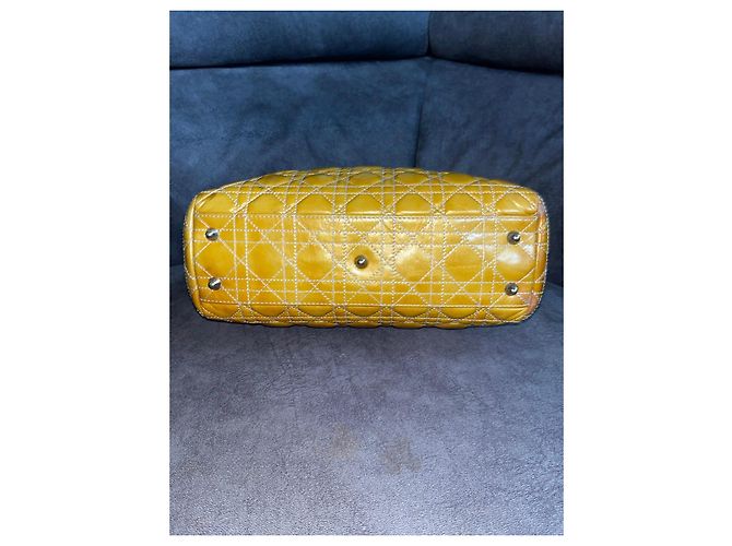 Christian Dior Borsa Lady Dior Media Pelle di Agnello Gialla Cannage Giallo - vista 6