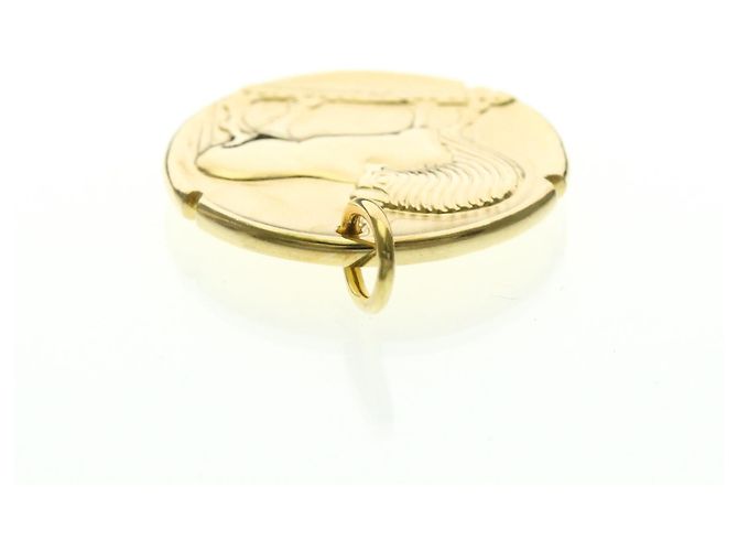 Collana pendente medaglia zodiacale Tauri in oro giallo 18K di Van Cleef & Arpels - vista 4
