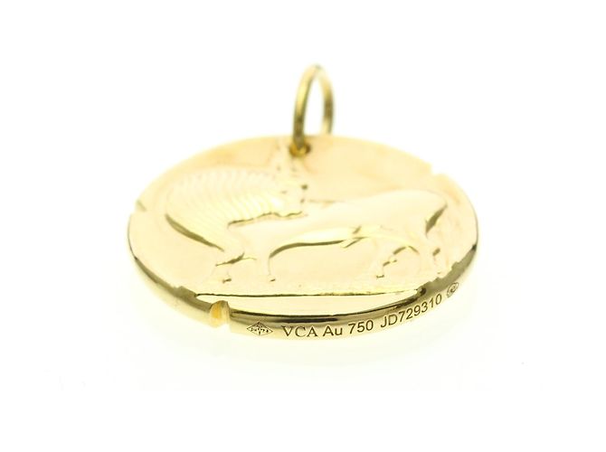 Collana pendente medaglia zodiacale Tauri in oro giallo 18K di Van Cleef & Arpels - vista 6