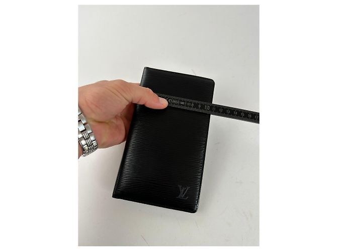 Vintage Louis Vuitton Long Wallet Epi Leather Black - view 9