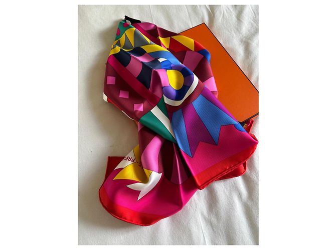 90 cm Quadrat "Festpferd" - Hermès Braun Pink Rot Mehrfarben Beige Grün Gelb - Ansicht 6