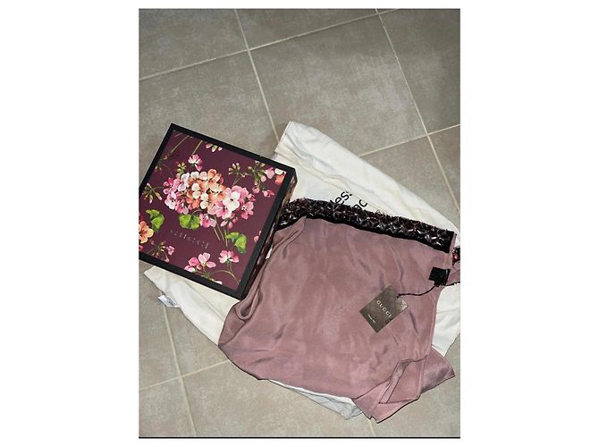 Bufanda Gucci Seda Rosa Cristales - vista 4